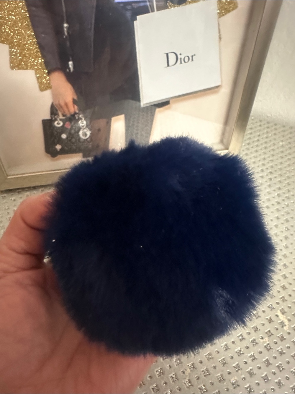 Elsa Plush Pom Keychain - Picture 3 of 4